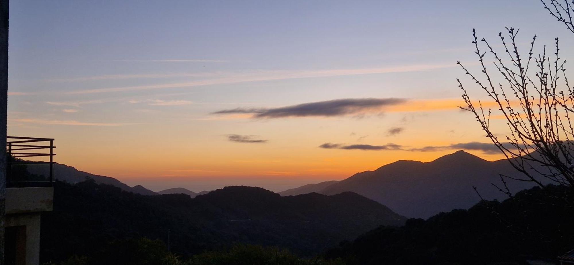 Bed and Breakfast Mare E Monti Chez Thomas Et Magali Vico Exterior foto